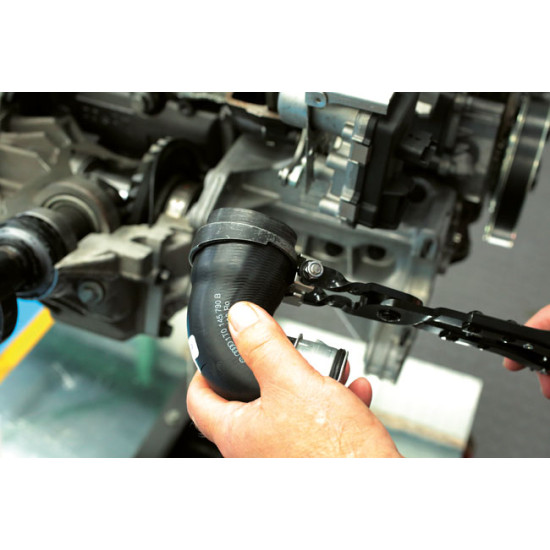 Alicate para abraçadeiras de turbo; grupo Volkswagen 2.0 TDi Alicate para abraçadeiras de turbo; grupo Volkswagen 2.0 TDi